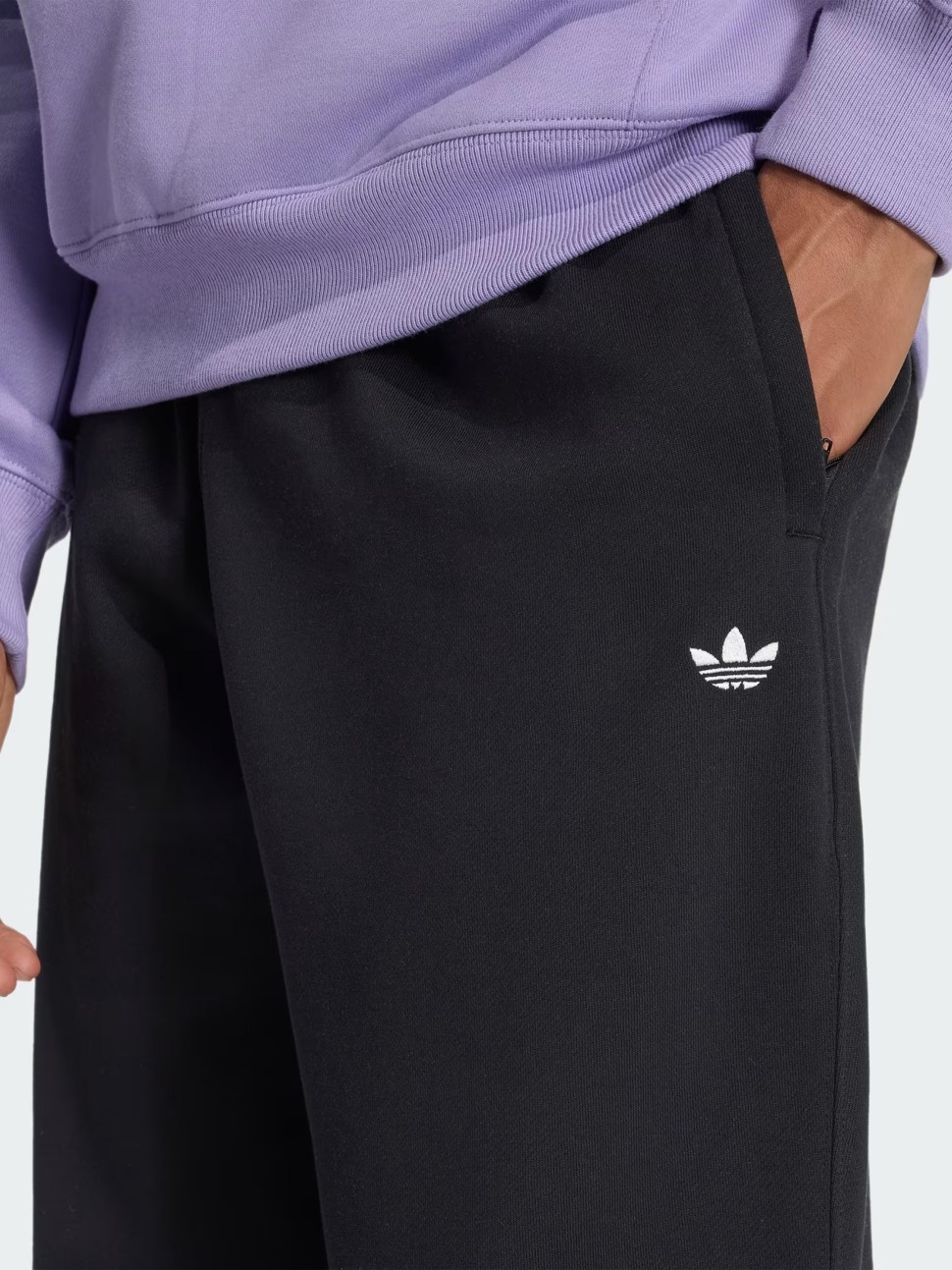 Брюки мужские Adidas ESS LOOSE PT черные KQ8561 — фото 4 — Sport City Брюки мужские Adidas ESS LOOSE PT черные KQ8561 — фото 4
