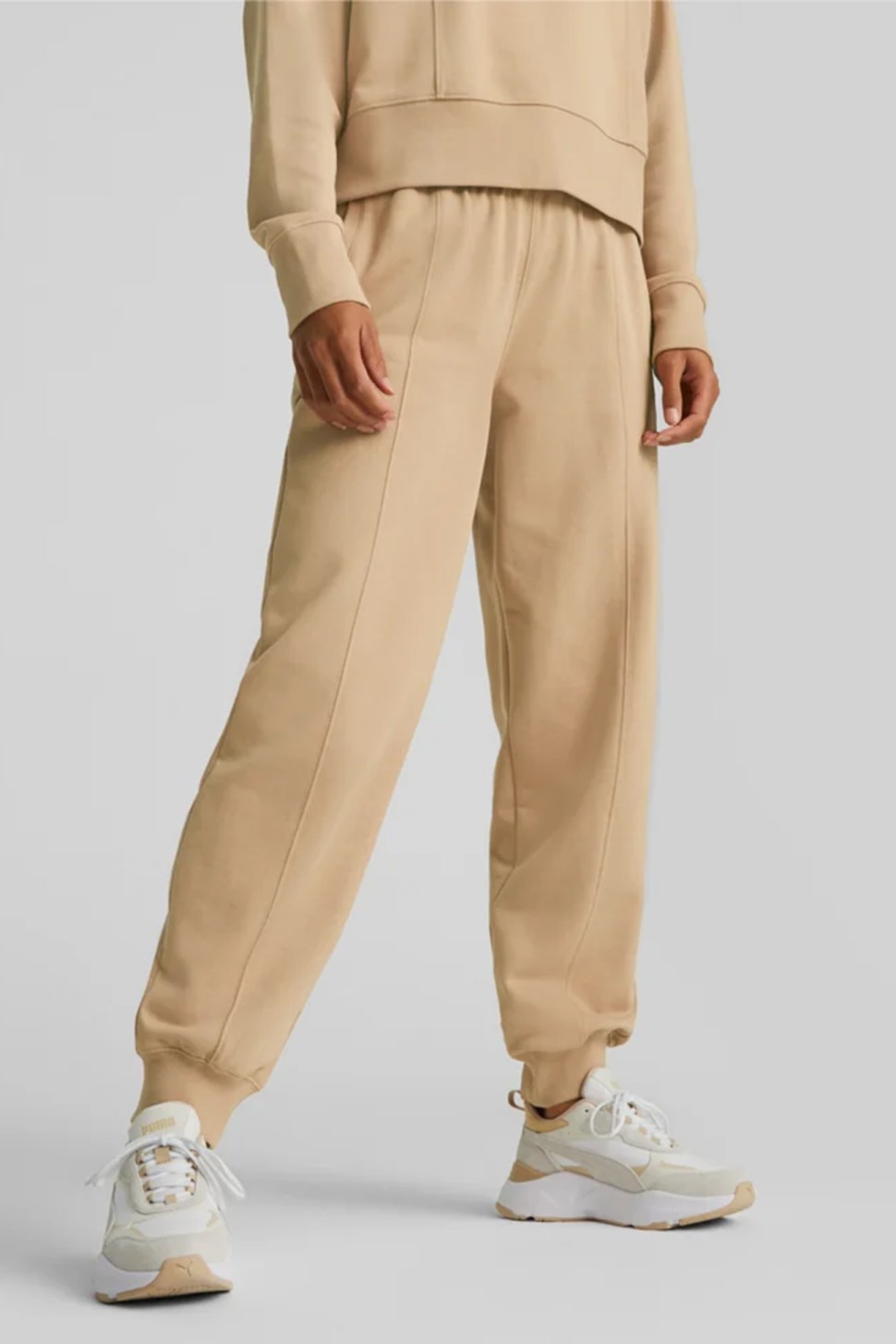 Штани жіночі Puma HER High-Waist Pants бежеві 67311289 — фото 2