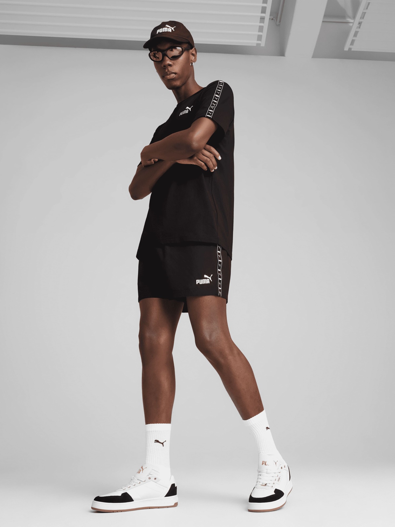 Шорти чоловічі Puma ESS TAPE Woven Shorts чорні 68468201 изображение 4