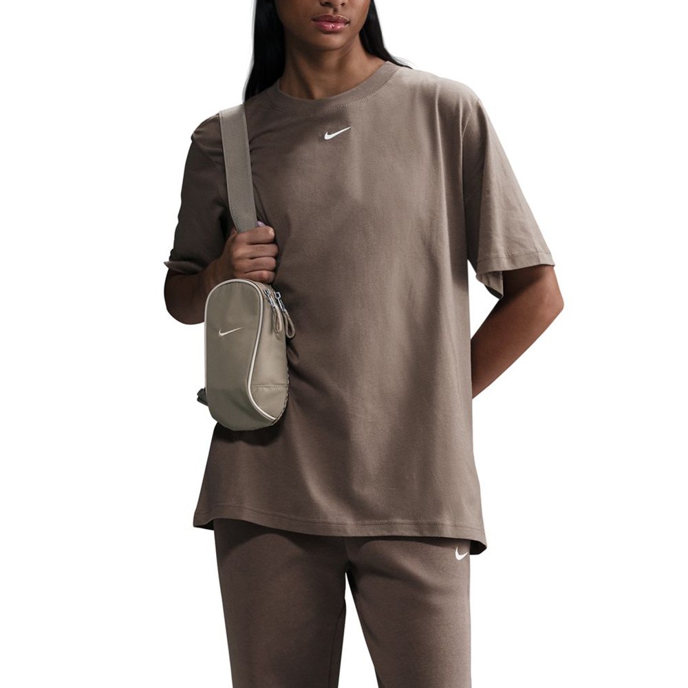 Футболка женская Nike W NSW TEE ESSNTL LBR коричневая FD4149-233