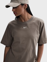 Футболка женская Nike W NSW TEE ESSNTL LBR коричневая FD4149-233 изображение 4