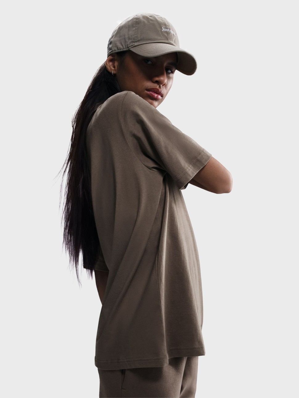 Футболка жіноча Nike W NSW TEE ESSNTL LBR коричнева FD4149-233 — фото 5