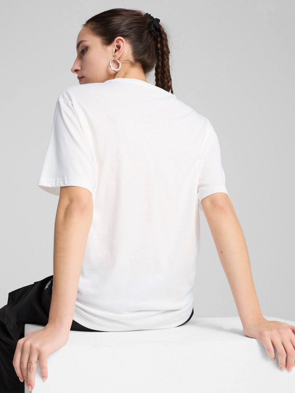 Футболка жіноча Puma ESS Relaxed Tee біла 68497102 — фото 3