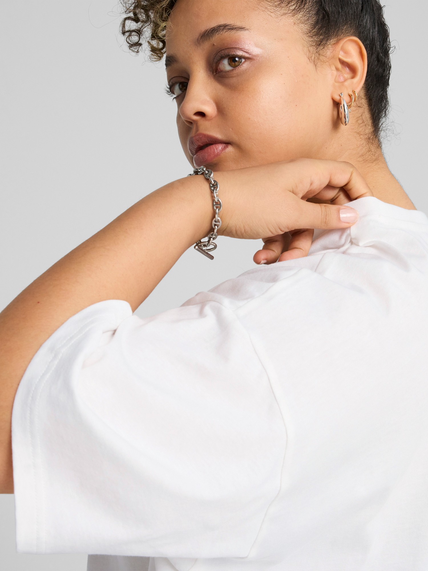 Футболка женская Puma ESS Relaxed Tee белая 68497102 изображение 5