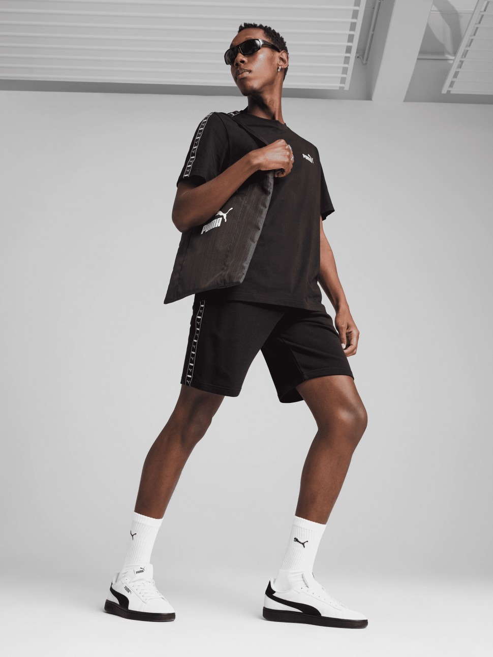 Шорти чоловічі Puma ESS TAPE Shorts чорні 68468301 — фото 4