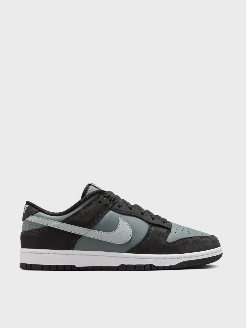 Кросівки чоловічі Nike NIKE DUNK LOW сірі IB3079-001 — фото 2