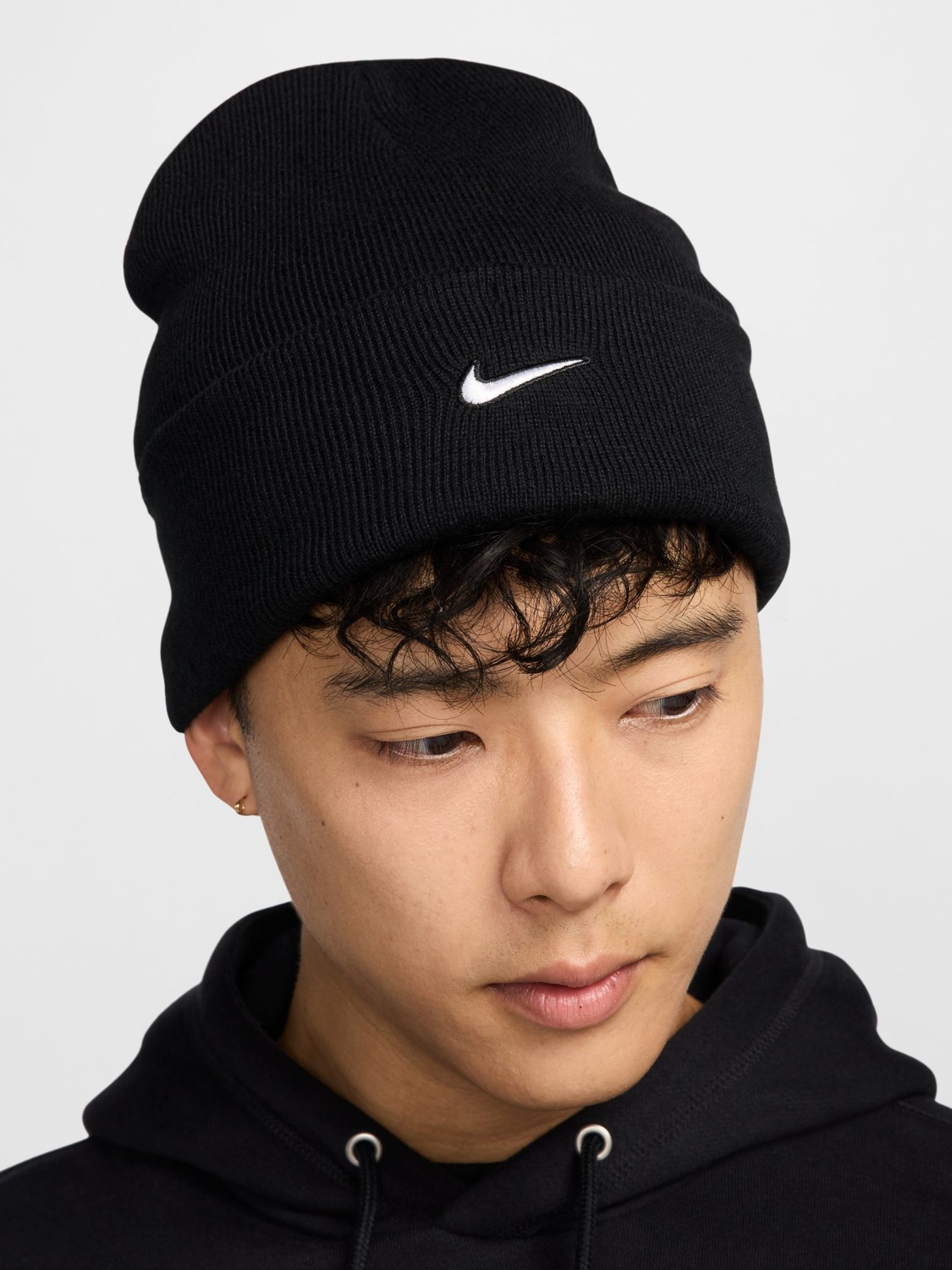 Шапка  Nike U NK PEAK BEANIE TC SWSH F24 L чорна HF0187-010 изображение 2
