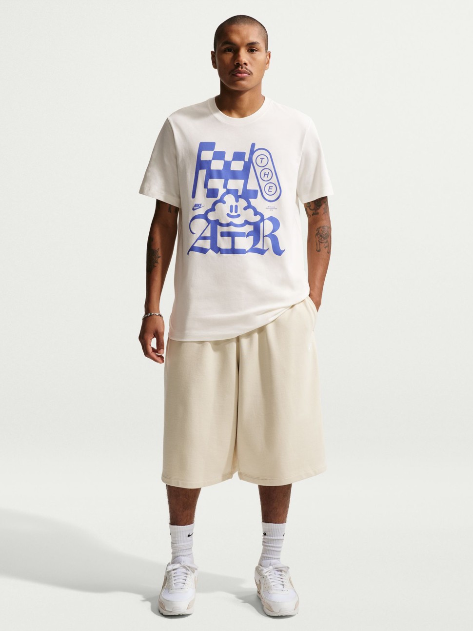 Футболка мужская Nike U NSW TEE STD CLOUD AIR молочная IH1167-133 — фото 2 — Sport City Футболка мужская Nike U NSW TEE STD CLOUD AIR молочная IH1167-133 — фото 2