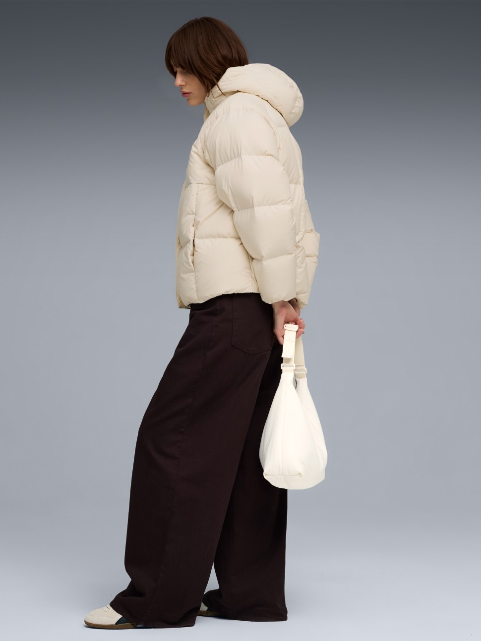 Куртка жіноча Puma Hooded Down Puffer Jacket молочна 68839287 — фото 4