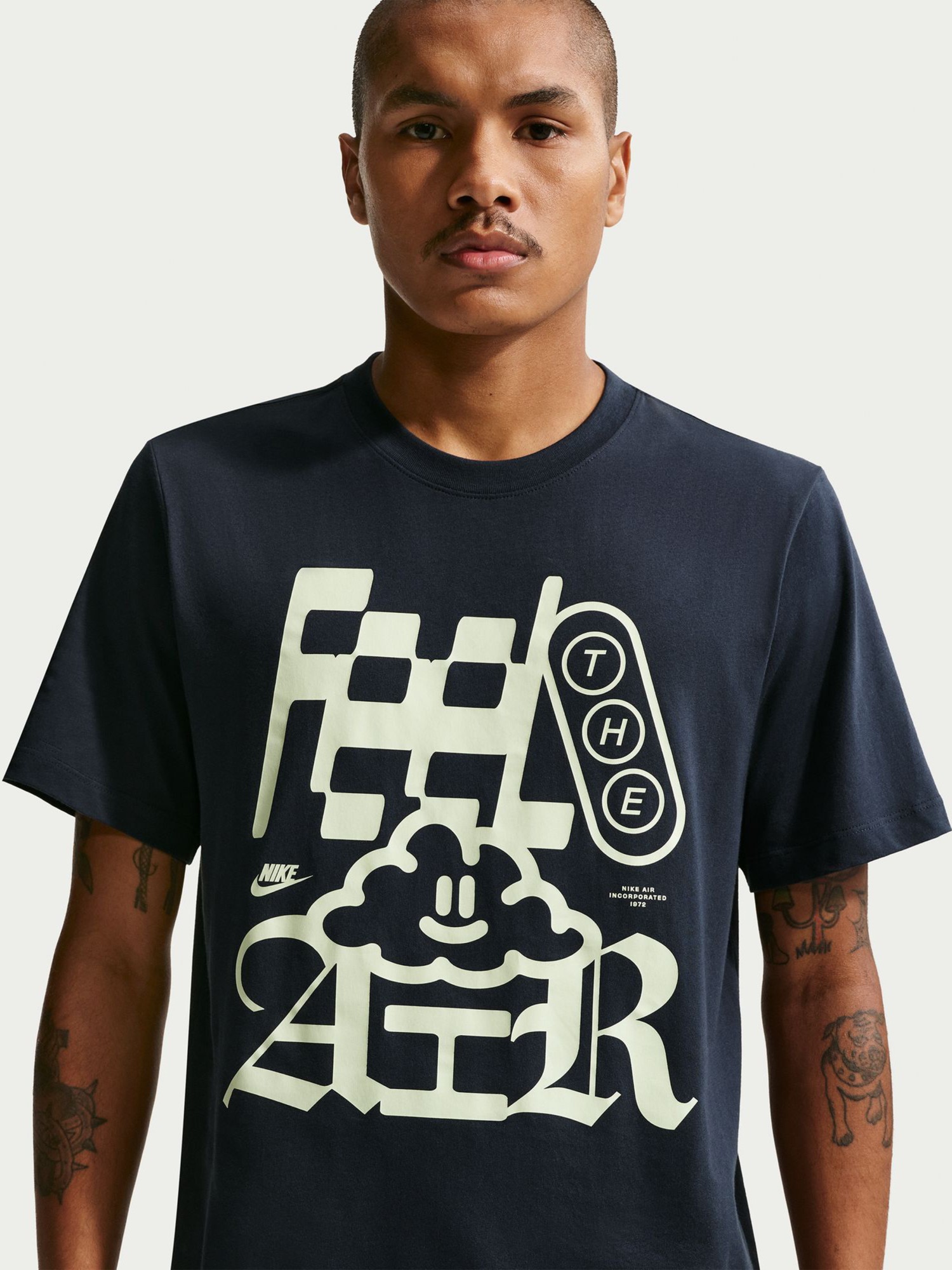 Футболка мужская Nike U NSW TEE STD CLOUD AIR темно-синяя IH1167-451 изображение 3