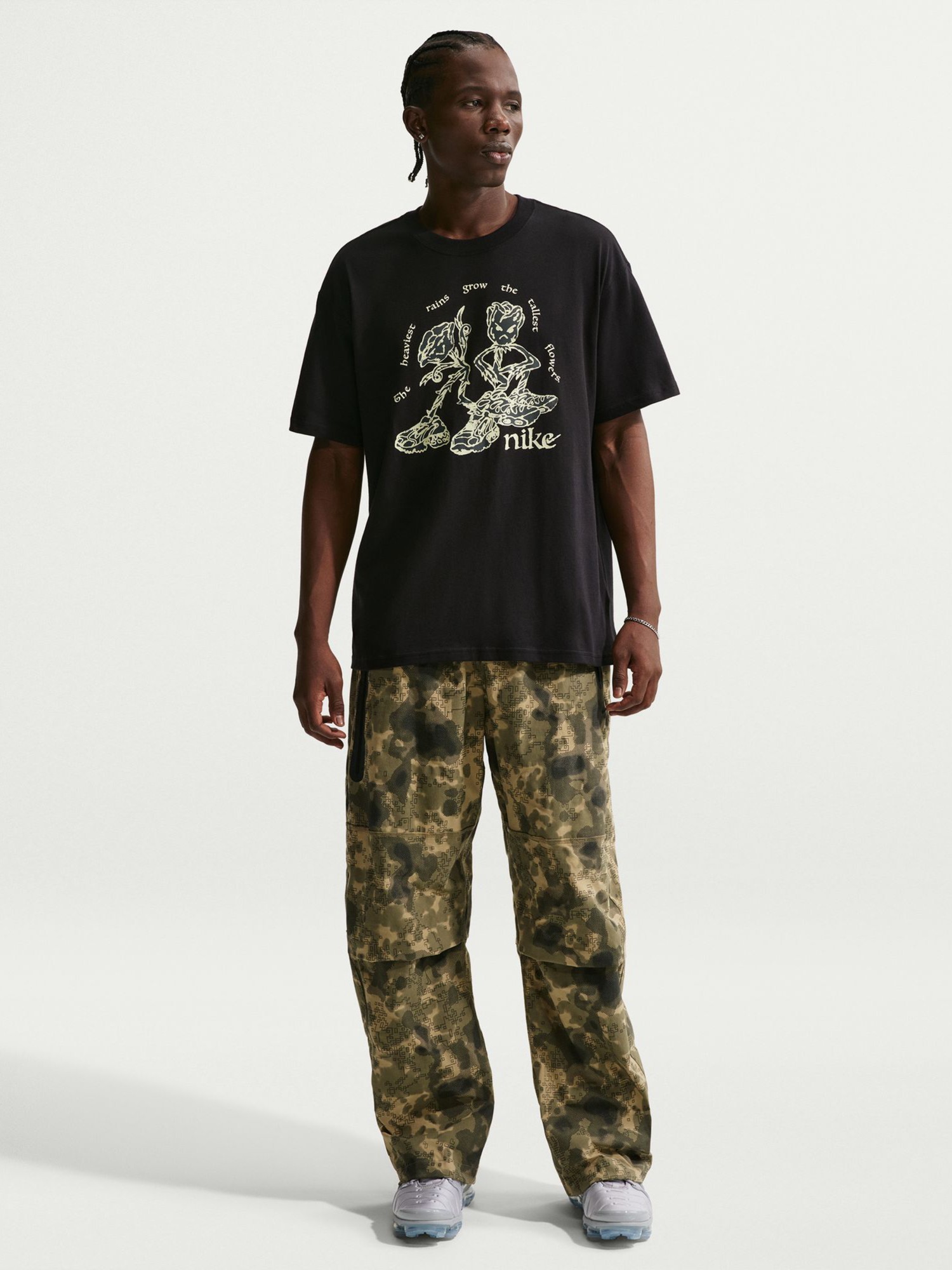 Футболка мужская Nike U NSW TEE LSE TALL FLOWERS черная II3688-010 изображение 2