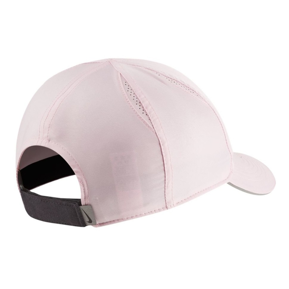 Бейсболка Nike Featherlight Cap розовая AR2028-663 — фото 2 — Sport City Бейсболка Nike Featherlight Cap розовая AR2028-663 — фото 2