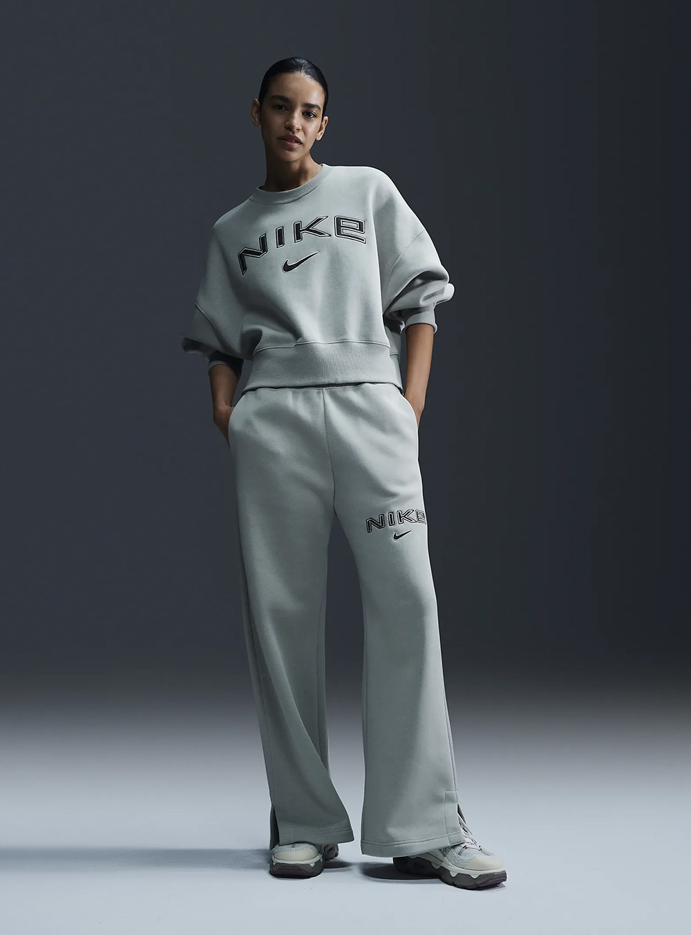 Брюки женские Nike W NSW PHNX FLC HR LOGO PNT WDE зеленые FV7684-370 изображение 2