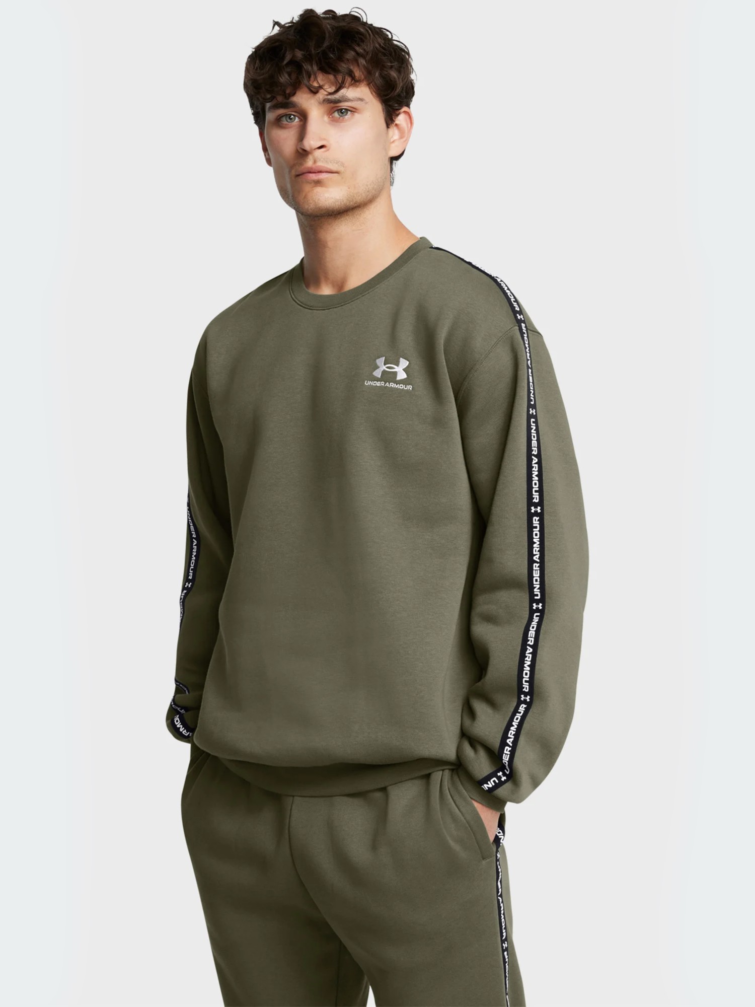 Толстовка чоловіча Under Armour UA Icon Fleece Crew Taping оливкова 1389357-390 изображение 2