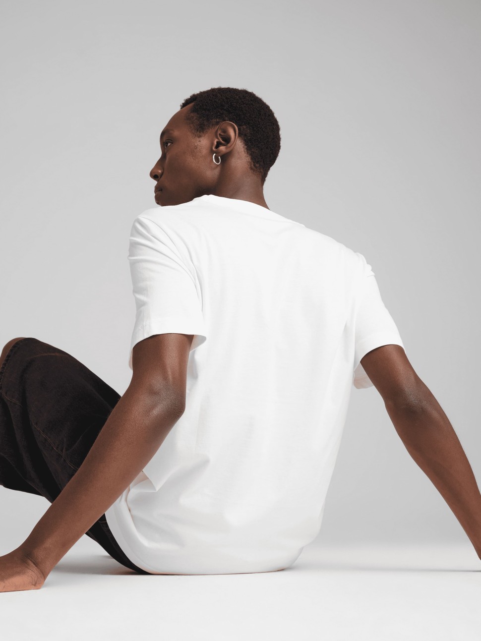 Футболка чоловіча Puma GRAPHICS Wording Tee біла 68482502 — фото 3