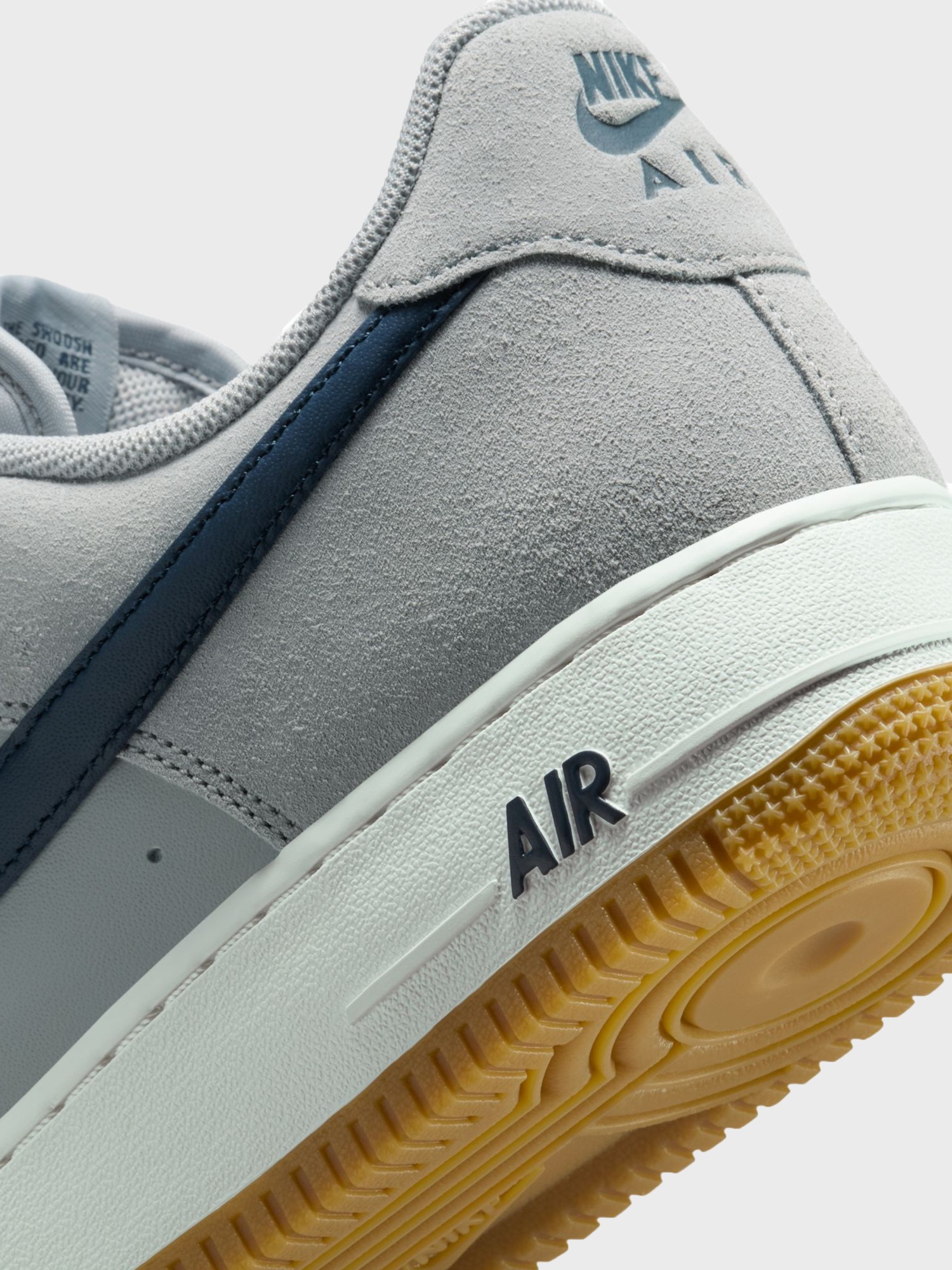 Кросівки чоловічі Nike AIR FORCE 1 '07 LV8 1 сірі IB6388-003 изображение 5