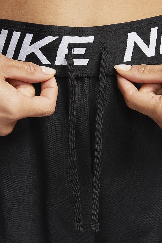 Шорти жіночі Nike W NK ATTACK DF MR 5IN SHORT чорні DX6024-010 изображение 4