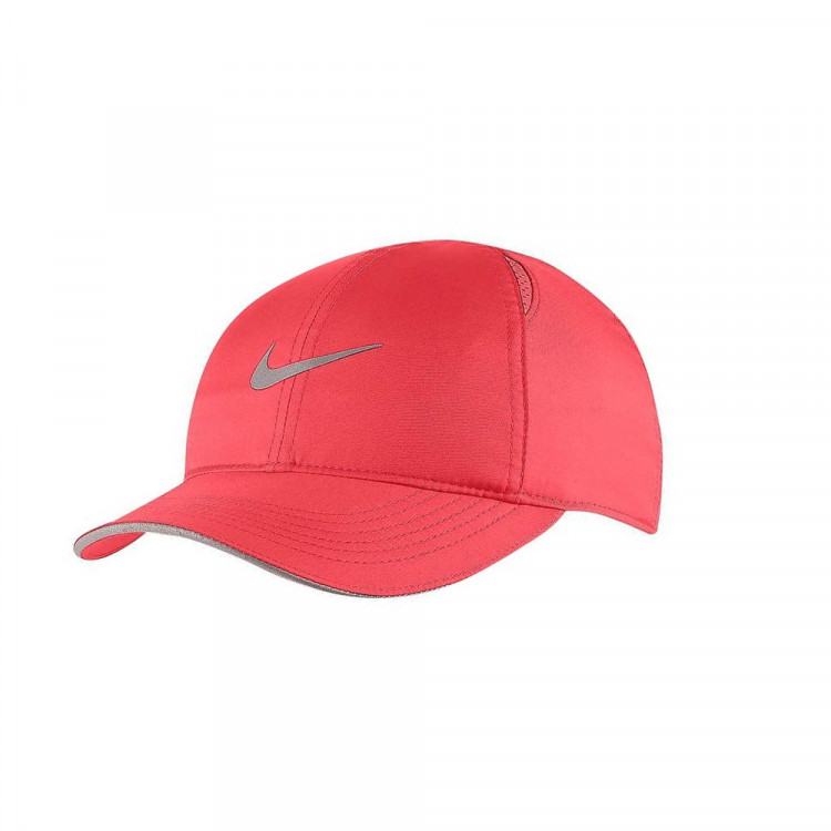 Бейсболка Nike Featherlight Cap рожева AR2028-850 