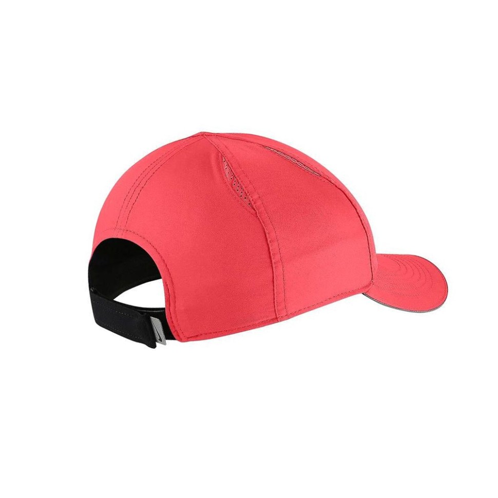 Бейсболка Nike Featherlight Cap розовая AR2028-850 — фото 2 — Sport City Бейсболка Nike Featherlight Cap розовая AR2028-850 — фото 2