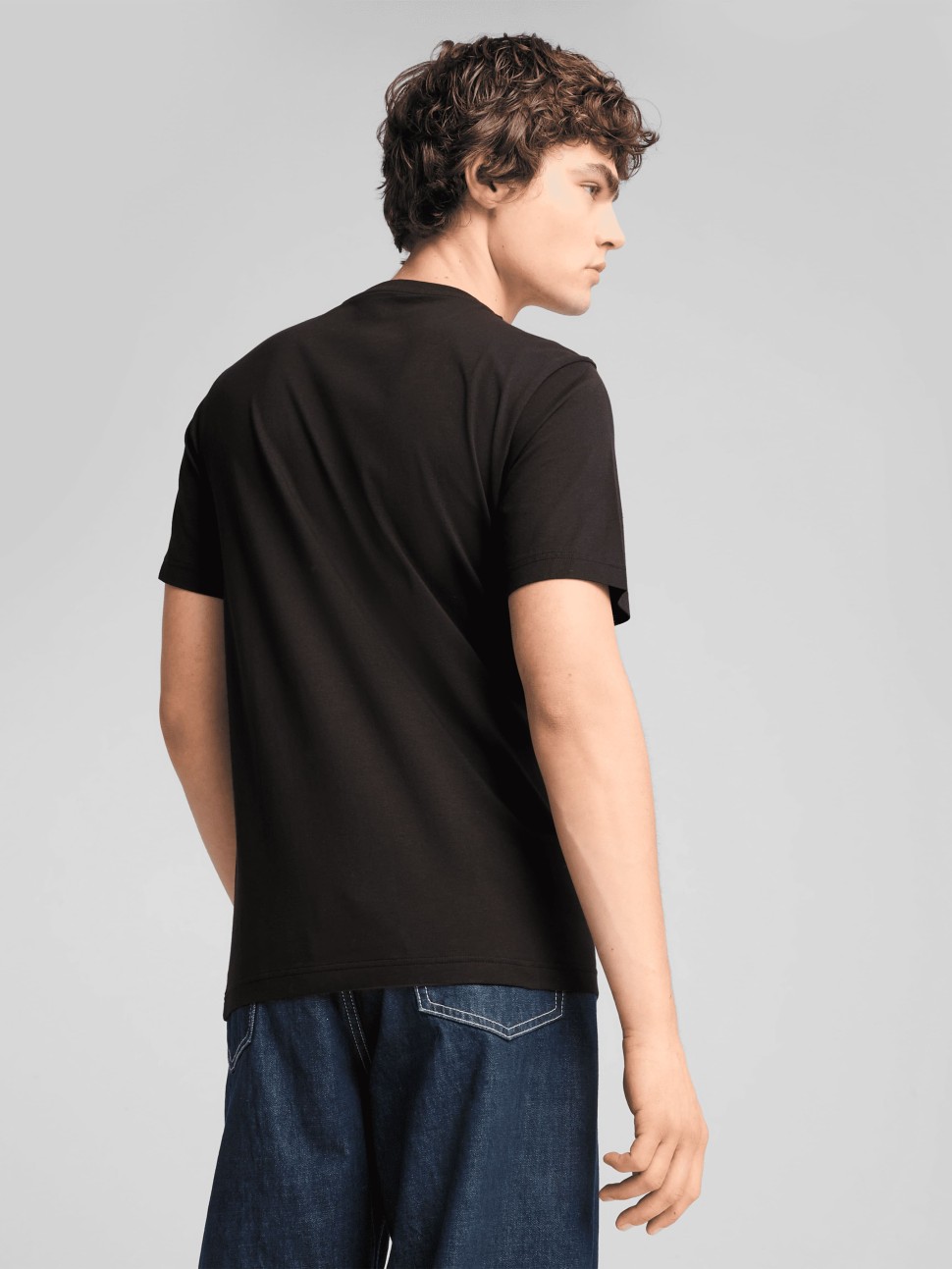 Футболка чоловіча Puma GRAPHICS Mountain Tee чорна 68482801 — фото 3