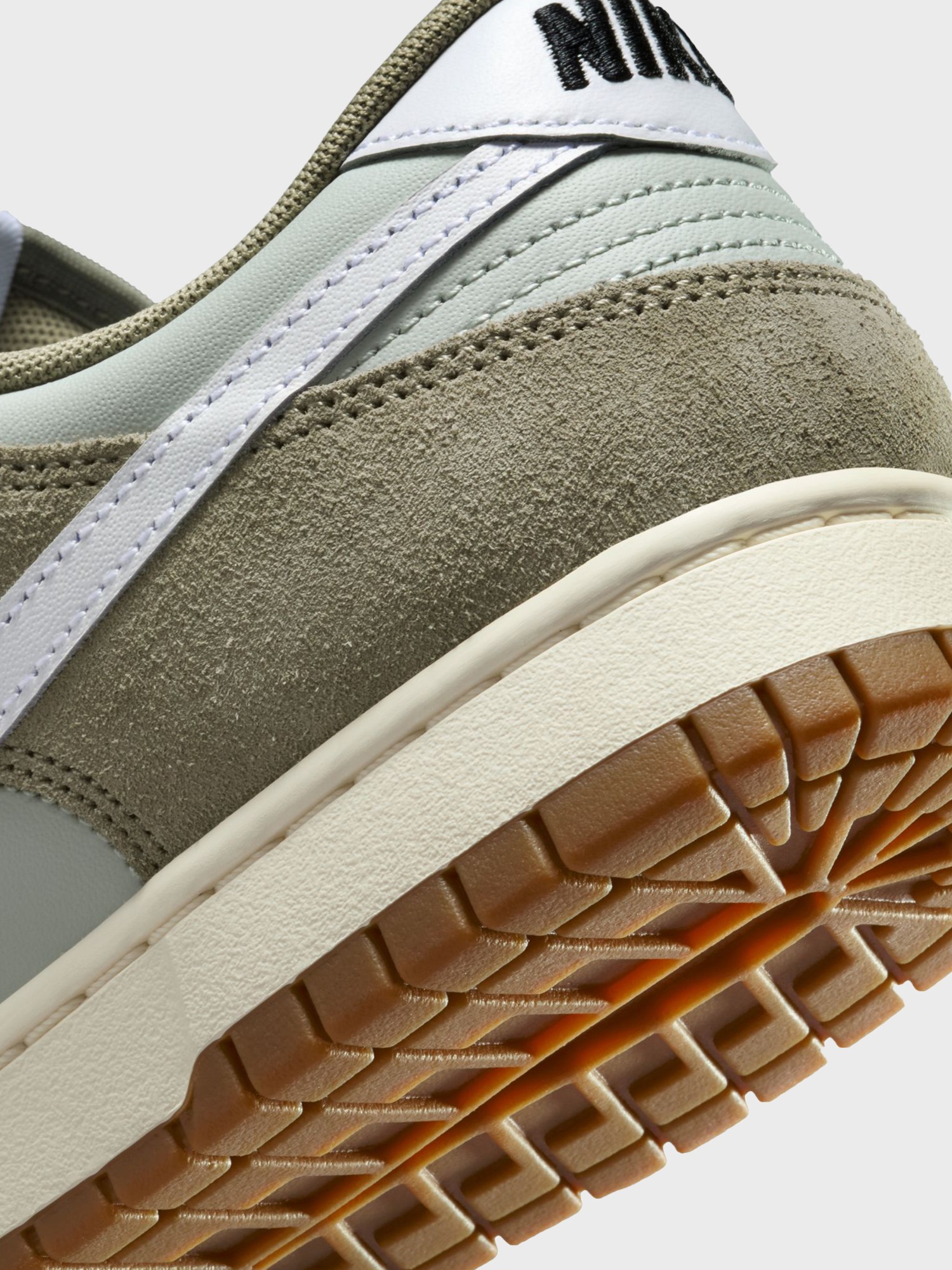 Кросівки чоловічі Nike NIKE DUNK LOW RETRO SE ESS+ сірі IB6399-002 изображение 5