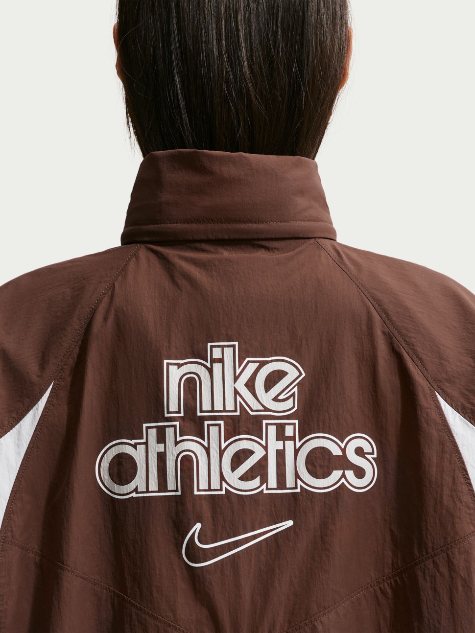 Вітрівка жіноча Nike W NSW WVN JACKET GLS коричнева IO1300-216 — фото 4