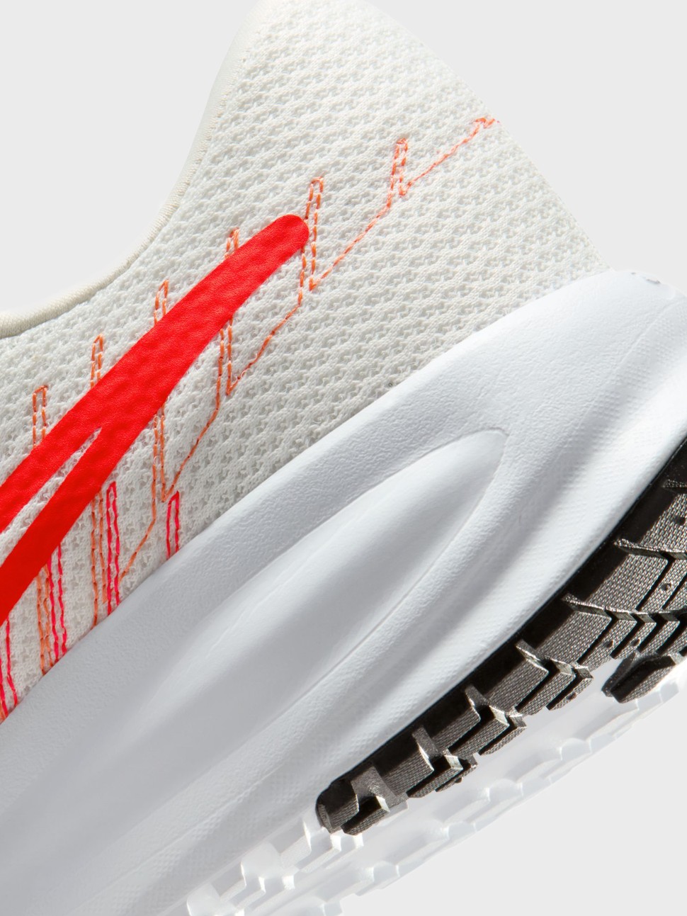 Кроссовки мужские Nike RUN DEFY белые HM9594-103 — фото 5
