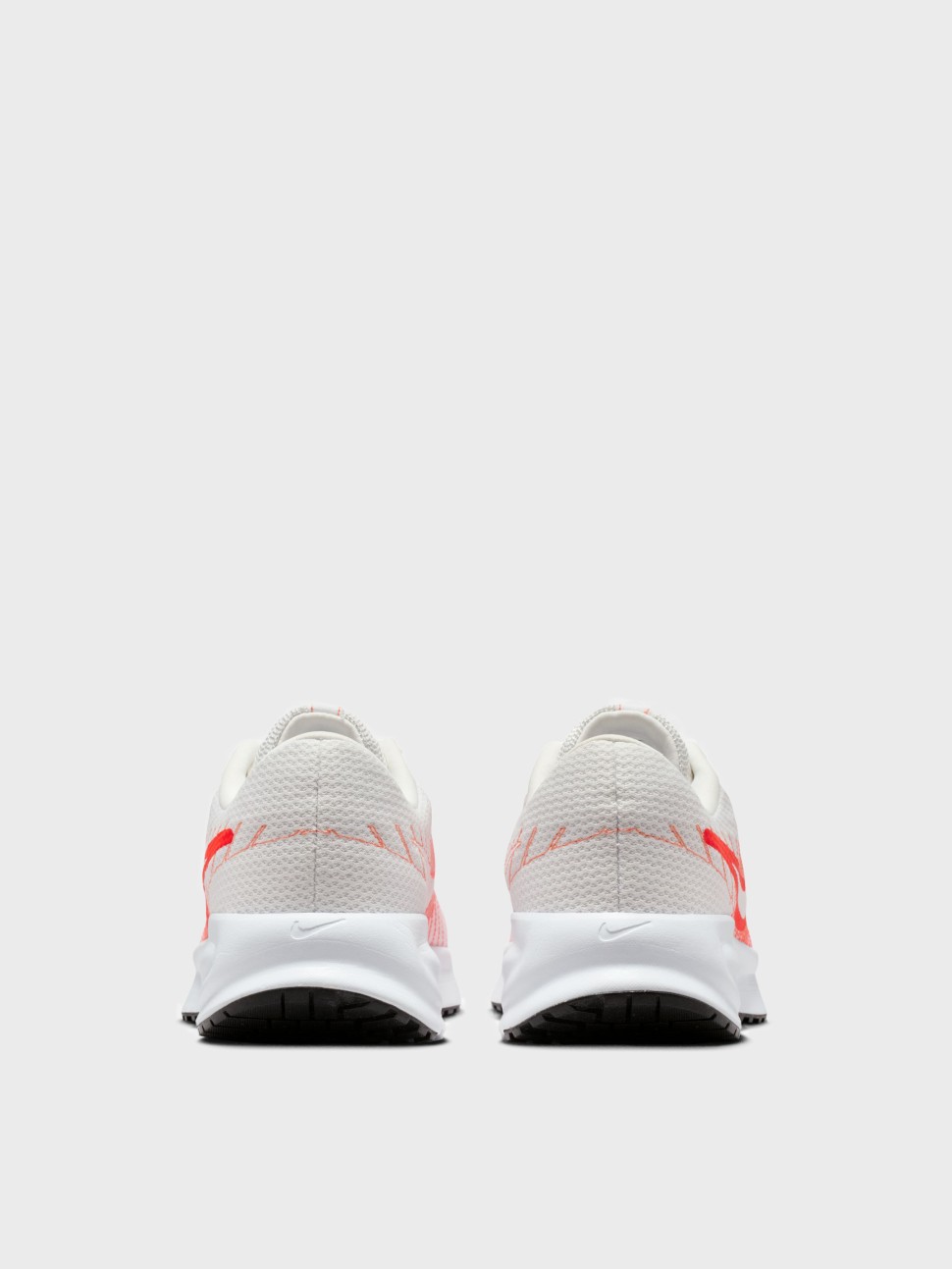 Кроссовки мужские Nike RUN DEFY белые HM9594-103 — фото 6