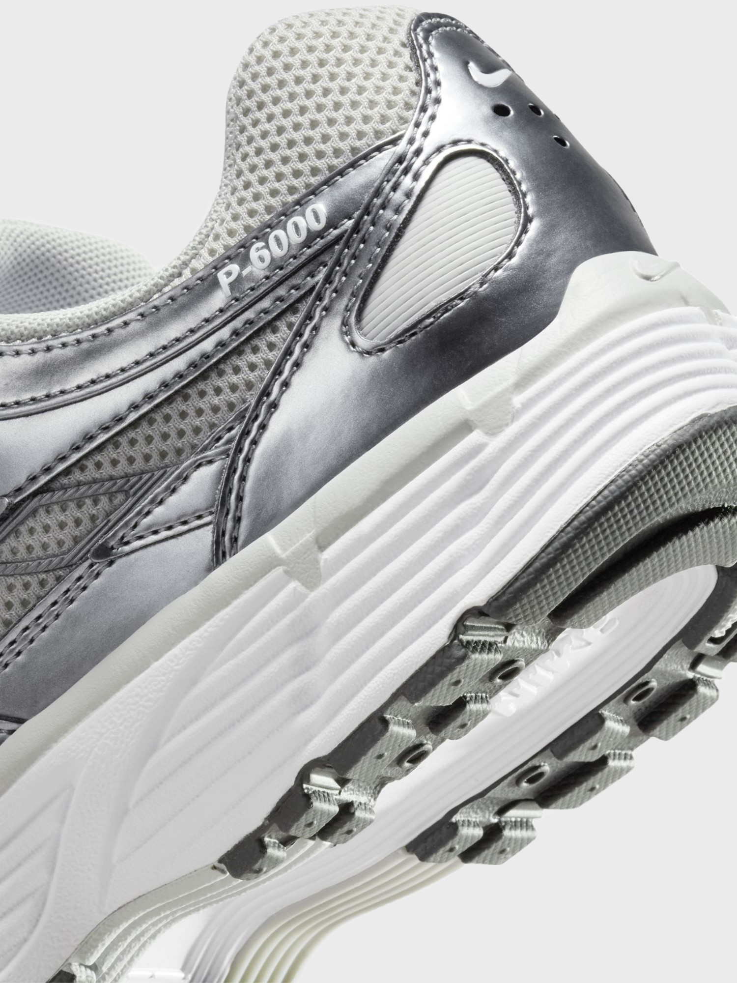 Кросівки жіночі Nike P-6000 сірі IO3496-001 изображение 5