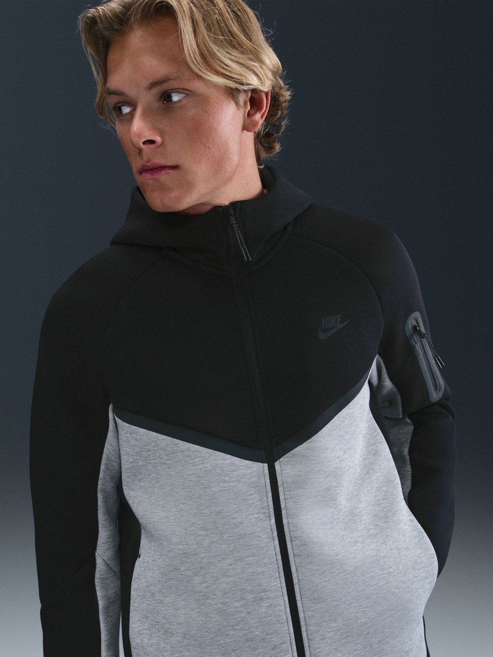 Толстовка чоловіча Nike M NK TCH FLC FZ WR HOODIE чорна HV0949-011 — фото 2