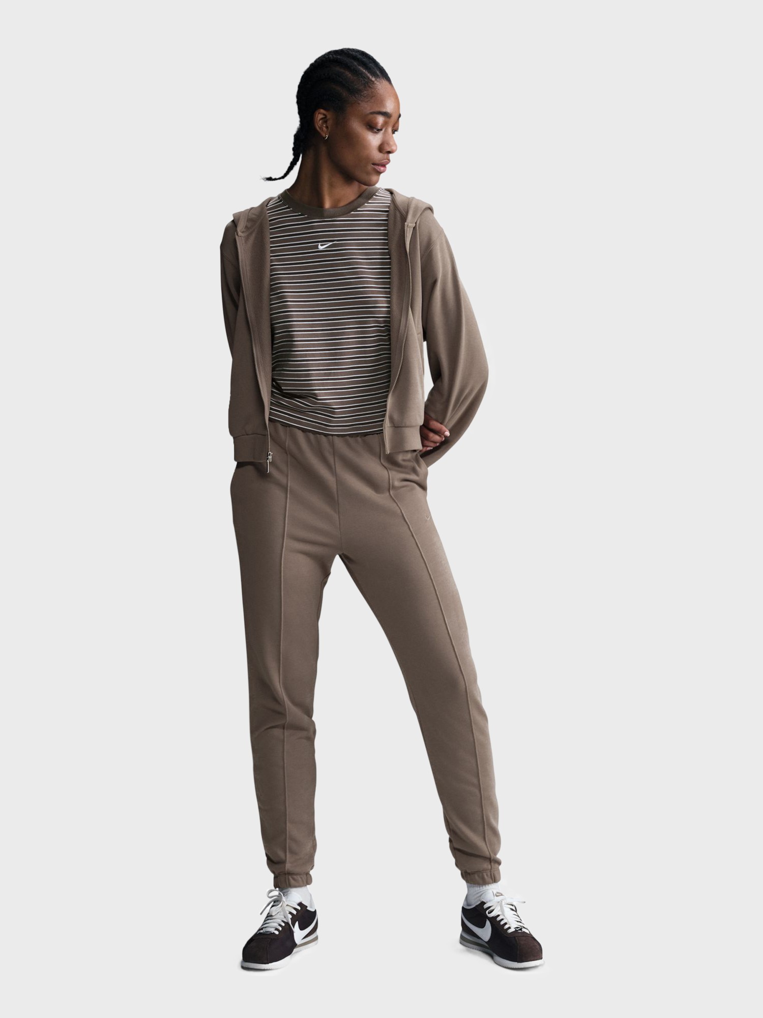 Штани жіночі Nike W NSW NK CHLL FT HR SWTPNT коричневі FN2434-233 изображение 2