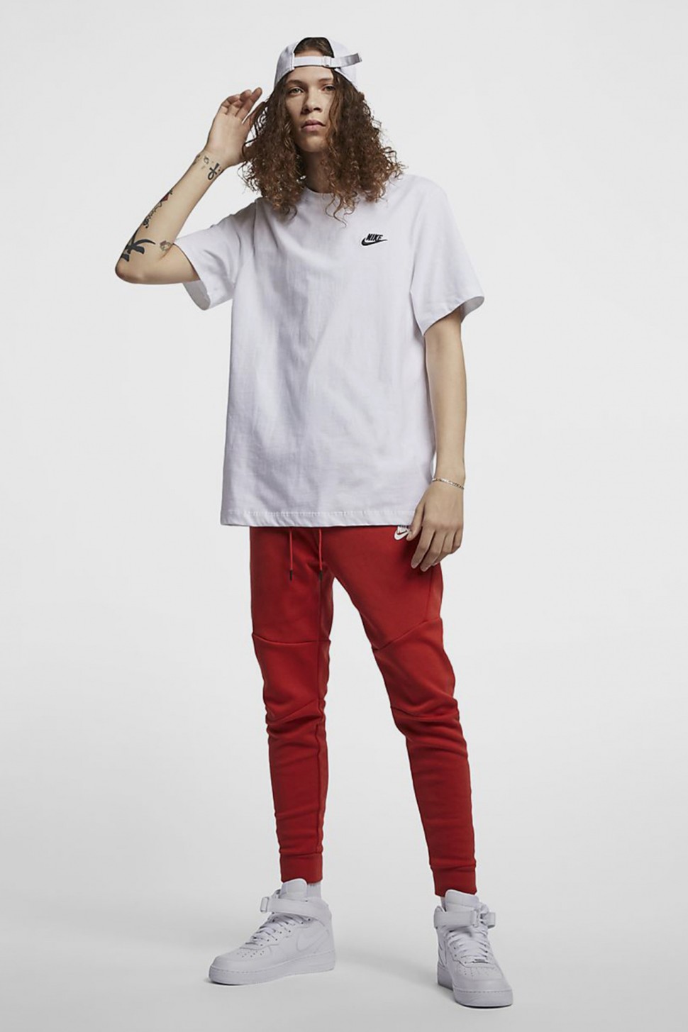 Футболка чоловіча Nike M NSW CLUB TEE біла AR4997-101 — фото 2