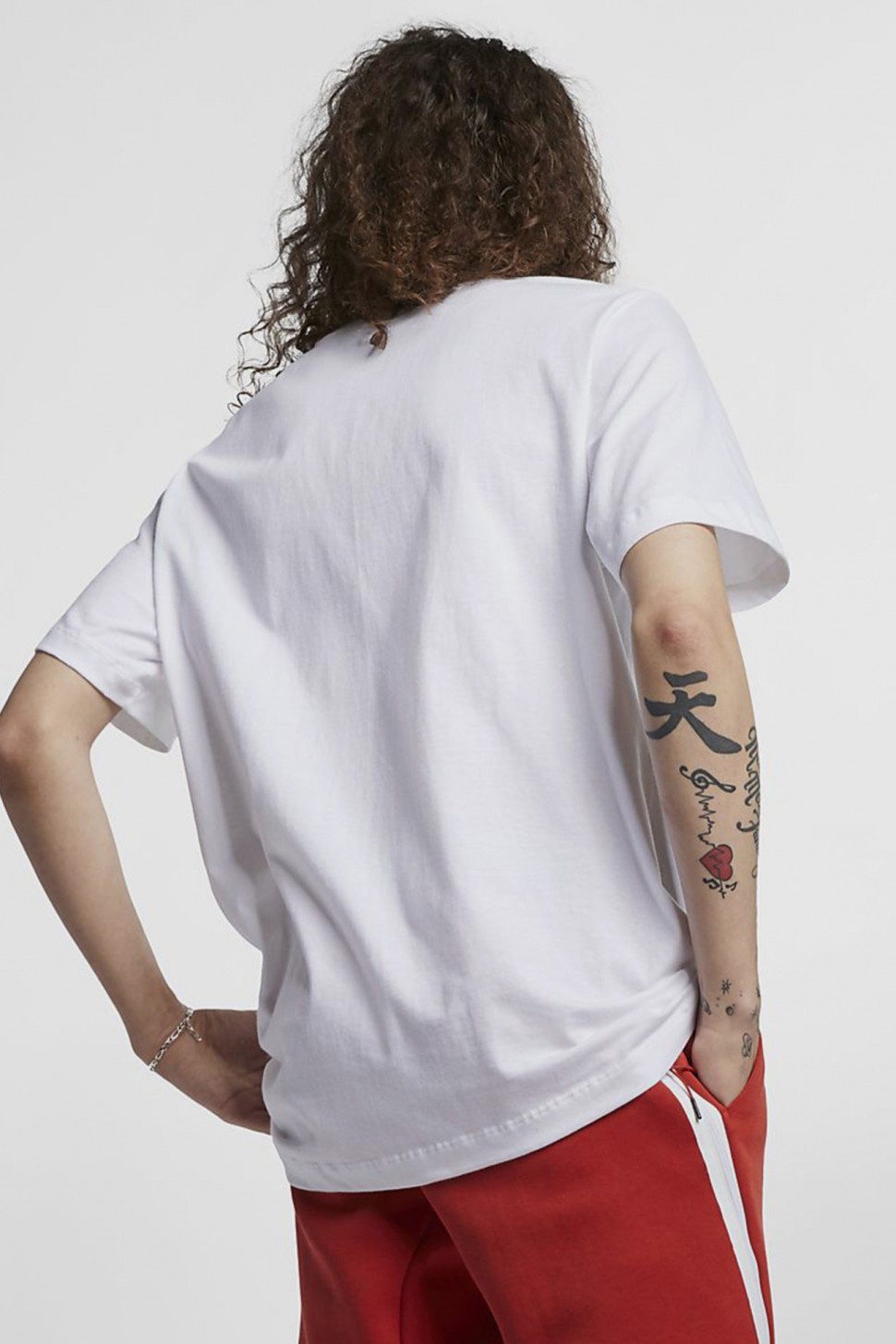 Футболка чоловіча Nike M NSW CLUB TEE біла AR4997-101 — фото 3