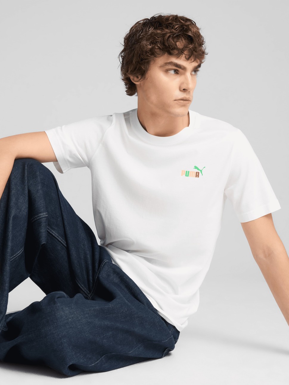 Футболка мужская Puma GRAPHICS Back Tee белая 68483202 — фото 3 — Sport City Футболка мужская Puma GRAPHICS Back Tee белая 68483202 — фото 3