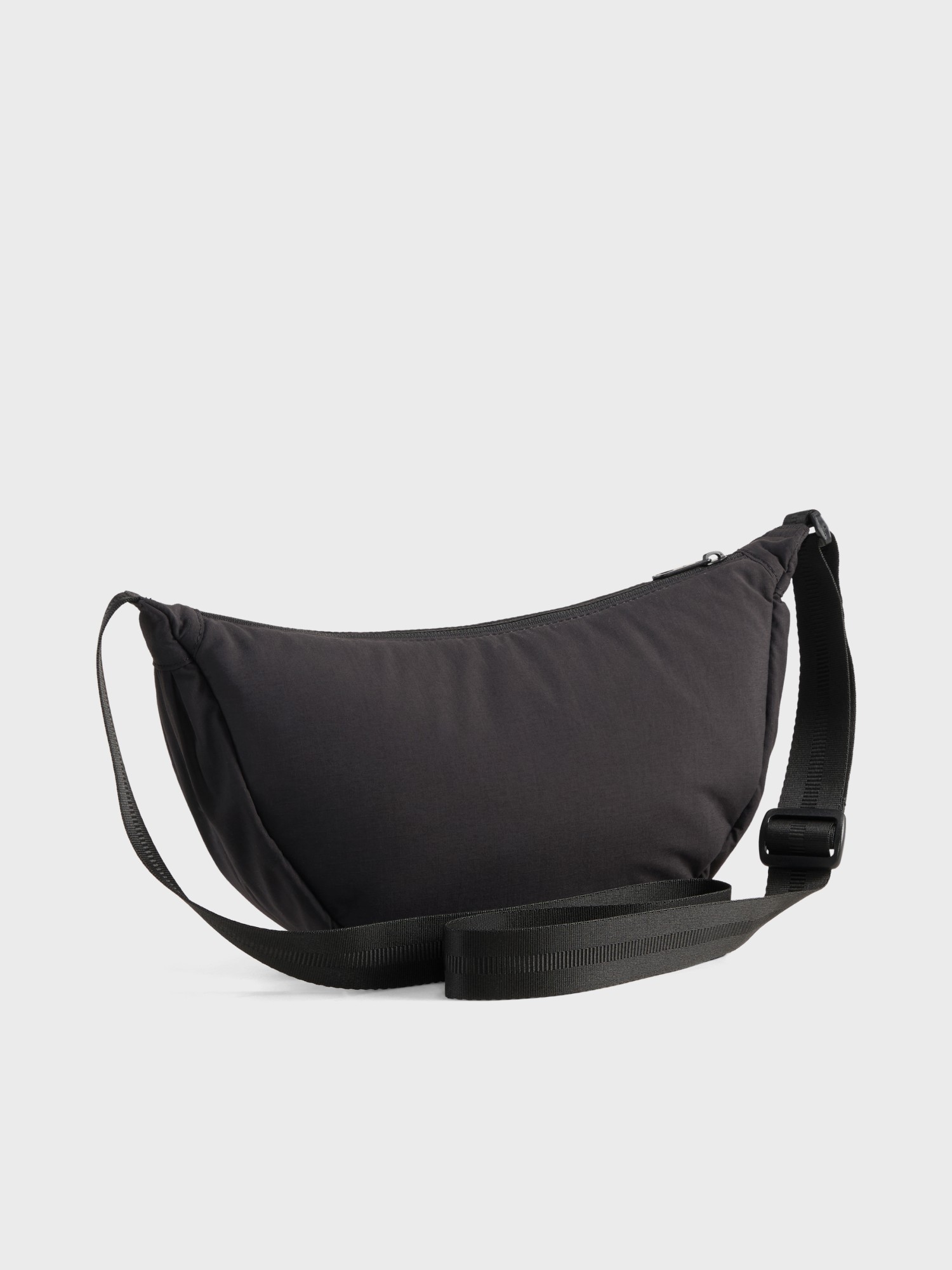 Сумка жіноча Puma HER Half Moon Bag чорна 09270601 изображение 3