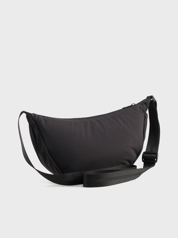 Сумка жіноча Puma HER Half Moon Bag чорна 09270601 изображение 3