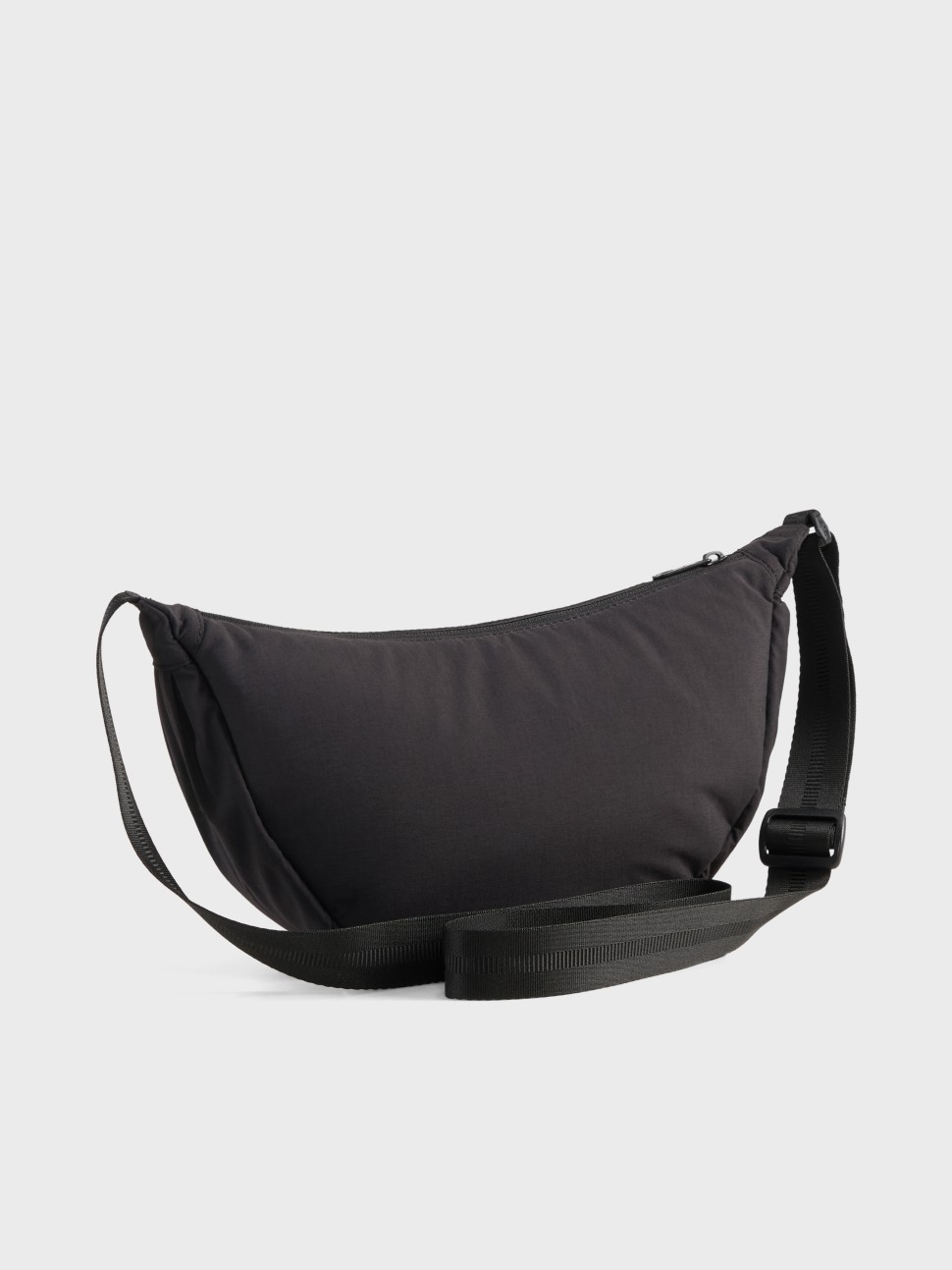Сумка женская Puma HER Half Moon Bag черная 09270601 — фото 3 — Sport City Сумка женская Puma HER Half Moon Bag черная 09270601 — фото 3