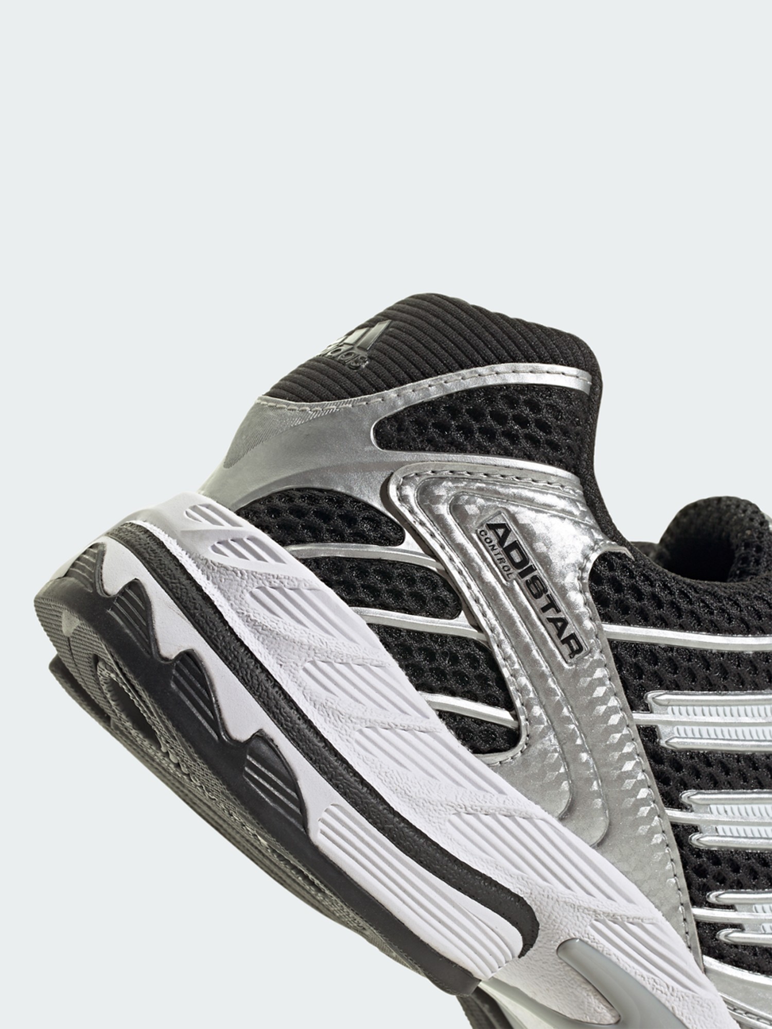 Кроссовки женские Adidas ADISTAR CONTROL 3 W черные HQ2718 изображение 4