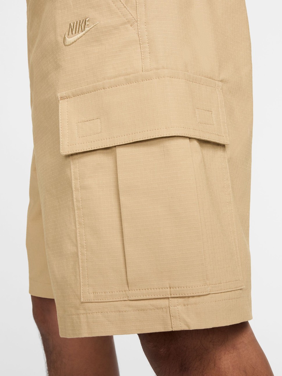 Шорты мужские Nike M NK CLUB WVN CARGO SHORT бежевые FN3517-297 — фото 5 — Sport City Шорты мужские Nike M NK CLUB WVN CARGO SHORT бежевые FN3517-297 — фото 5
