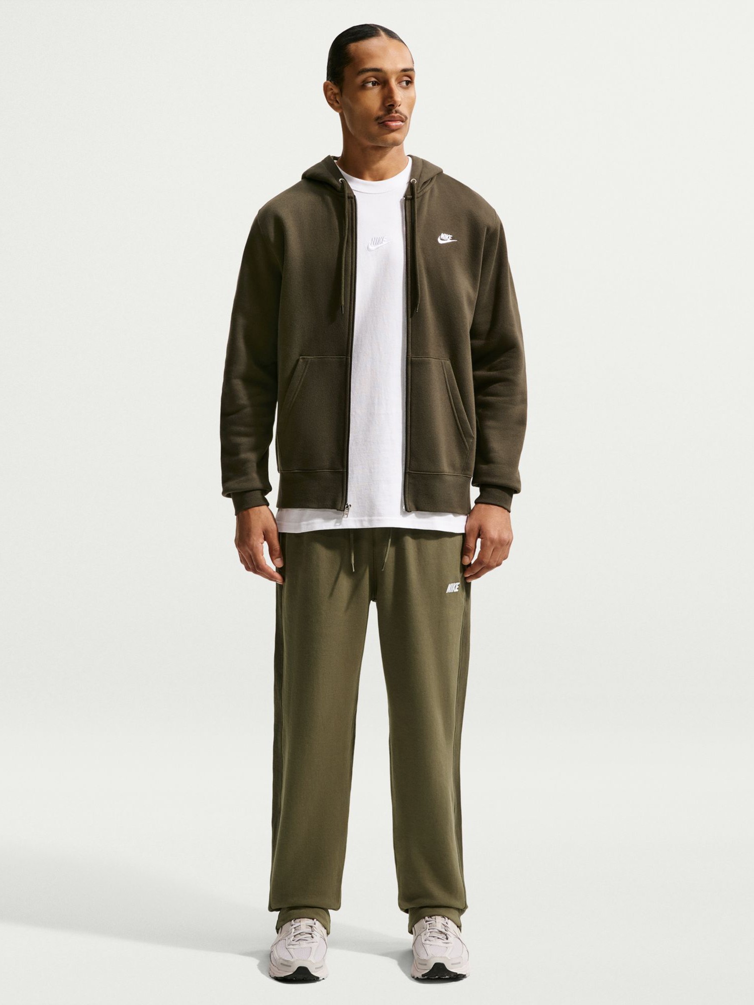 Брюки мужские Nike M NK CLUB VARSITY OH PANT хаки IO1373-222 изображение 2