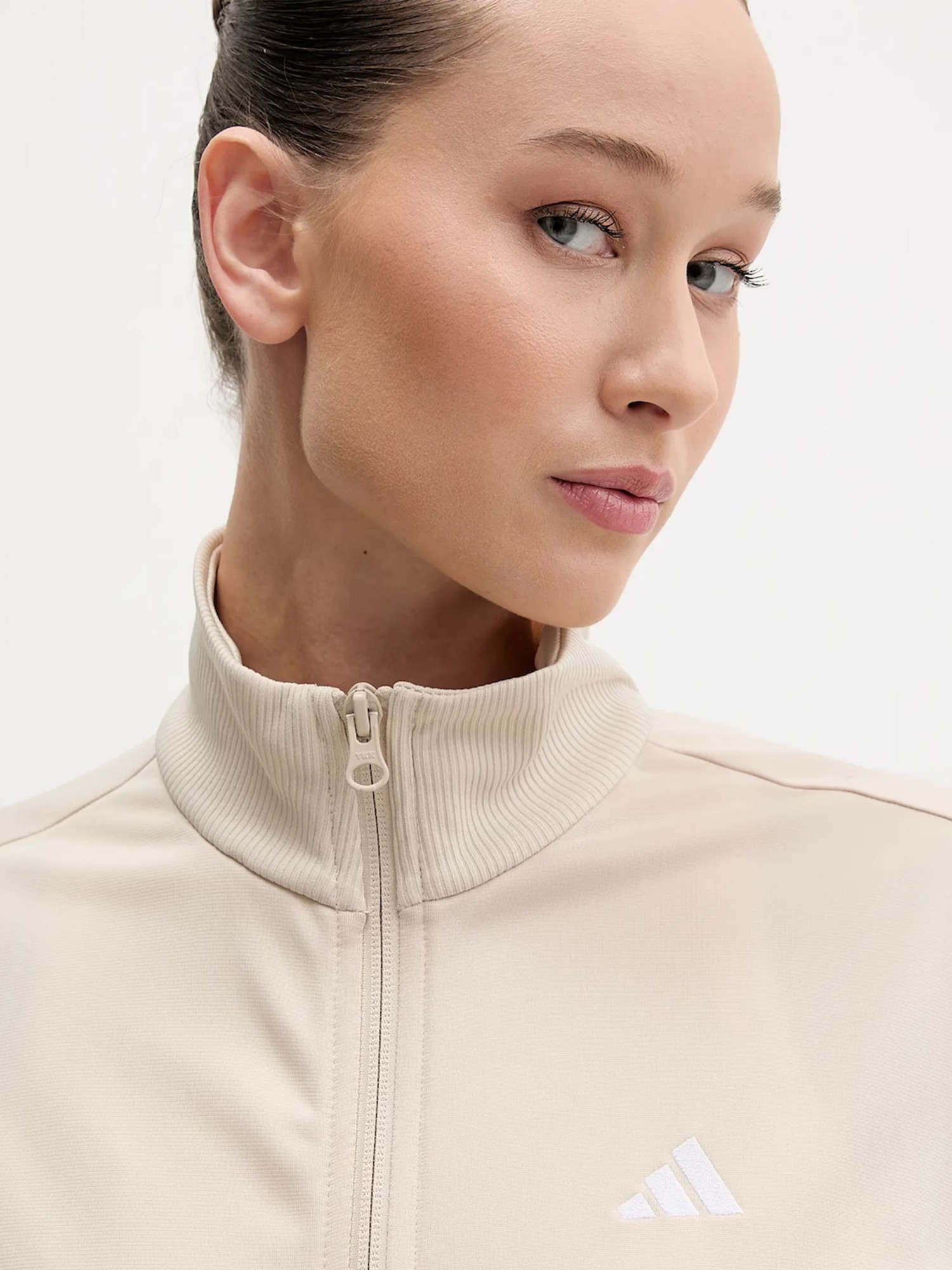 Костюм женский Adidas W FEELCOZY TS бежевый KB8459 изображение 6