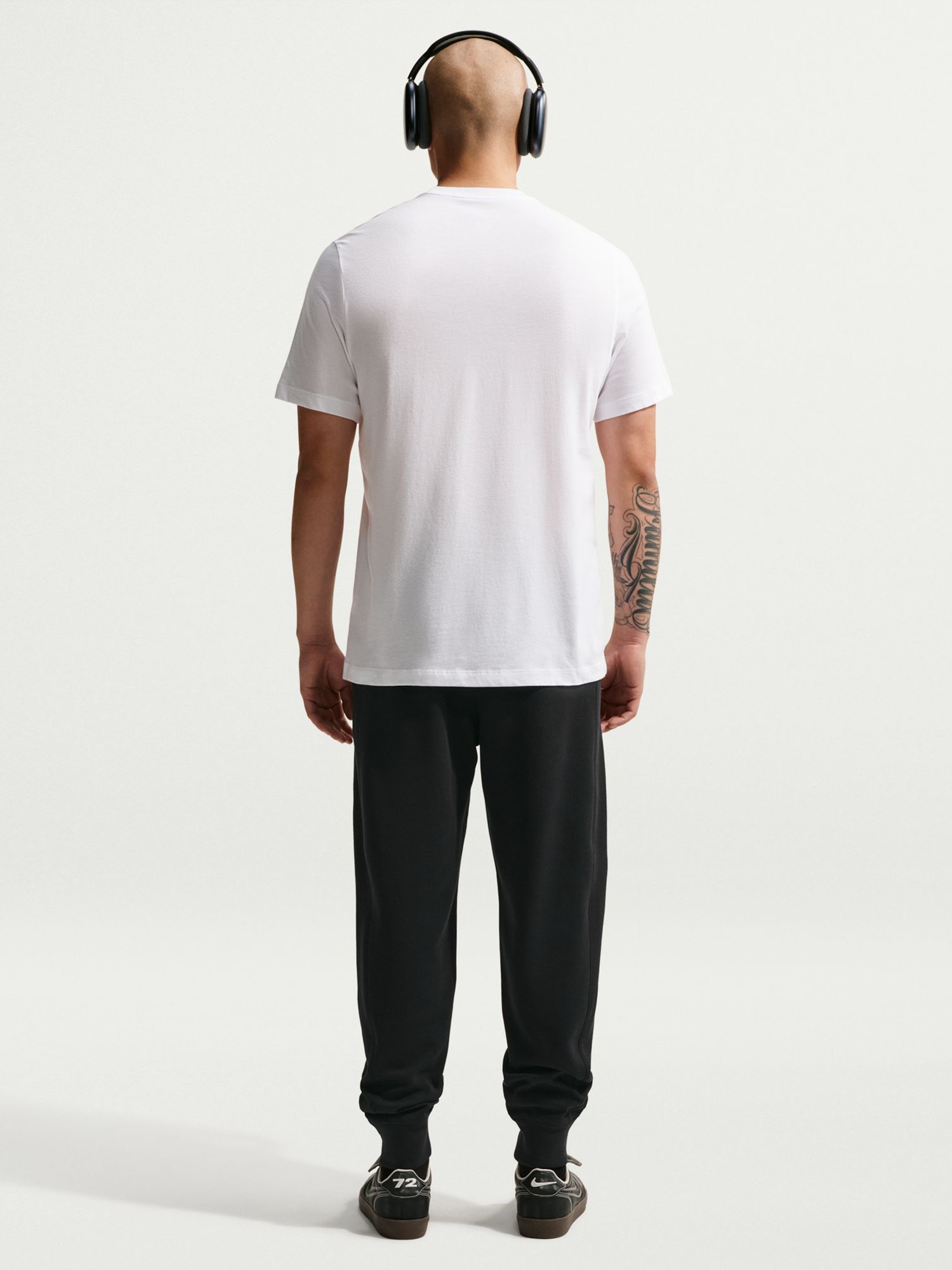 Брюки мужские Nike M NK CLUB VARSITY JOGGER черные IO1376-010 изображение 3