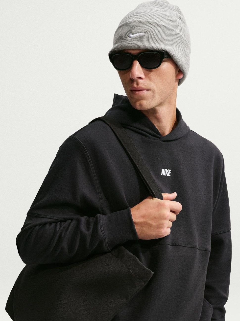 Толстовка мужская Nike M NK CLUB VARSITY HOODIE черная IO1383-010 — фото 6 — Sport City Толстовка мужская Nike M NK CLUB VARSITY HOODIE черная IO1383-010 — фото 6