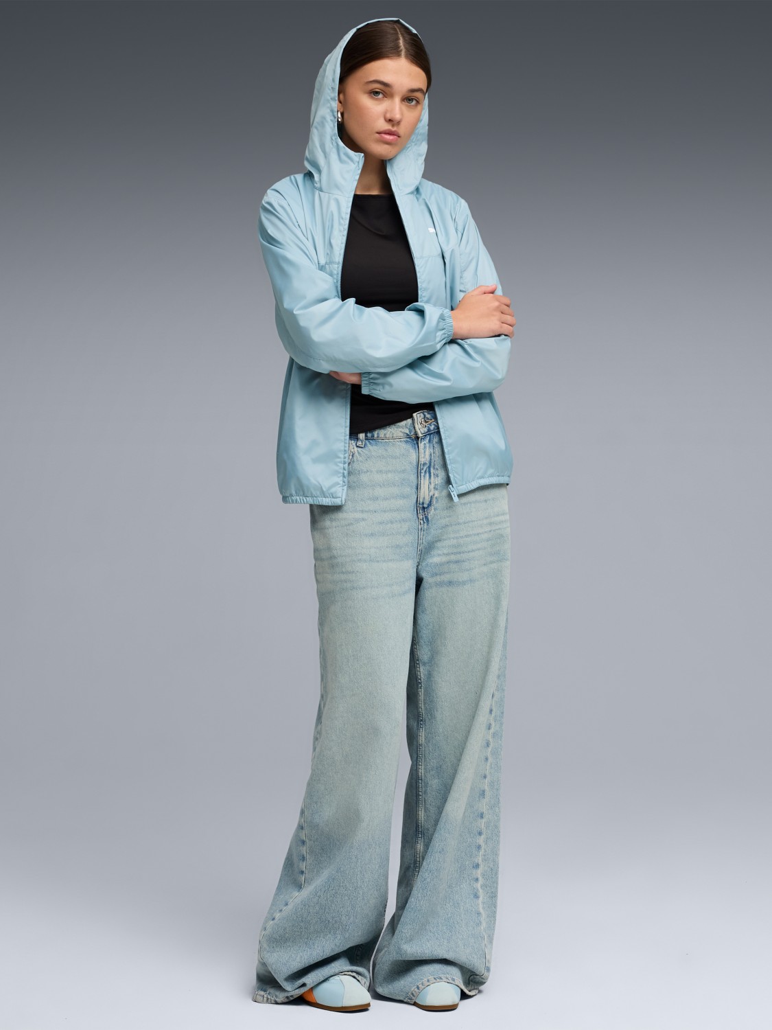 Ветровка женская Puma Ess Regular Windbreaker голубая 68513378 изображение 5