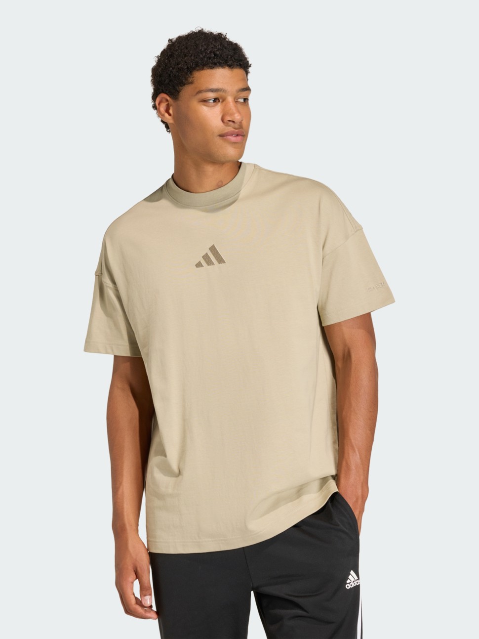 Футболка чоловіча Adidas M A SZN T хакі KC3187 — фото 3 — Sport City Футболка чоловіча Adidas M A SZN T хакі KC3187 — фото 3