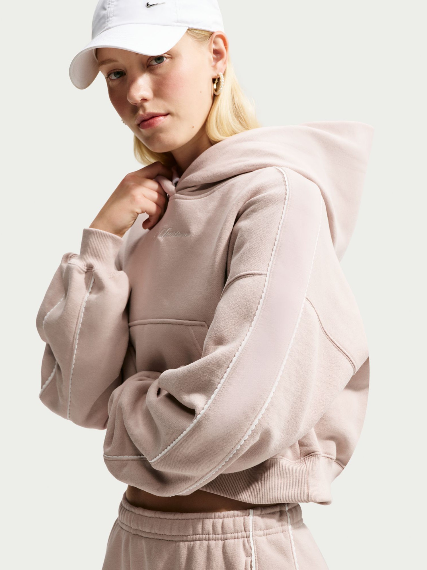 Толстовка жіноча Nike W NK STDO FLC MW CRP SCLOP HDY кремова IO9948-236 изображение 3