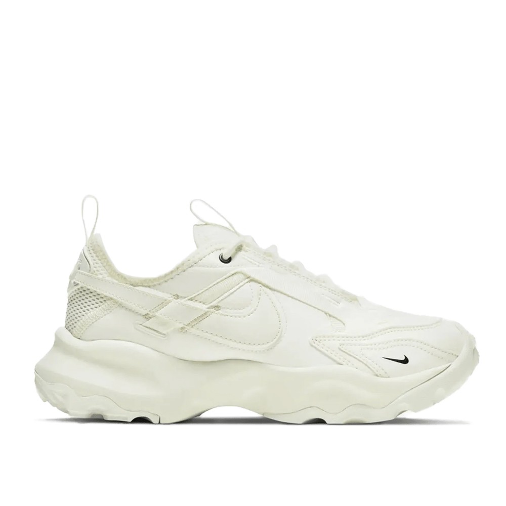 Кроссовки женские Nike W NIKE TC 7900 молочные DD9682-100
