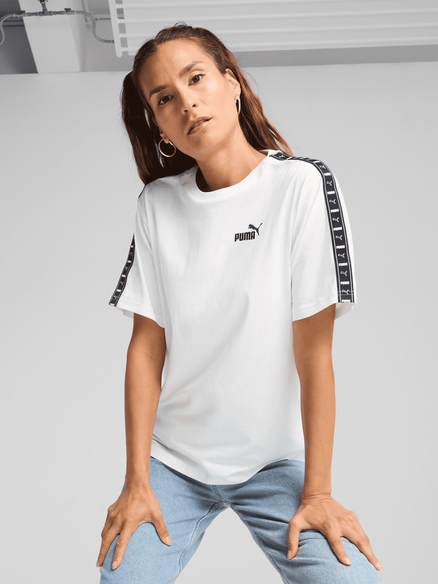 Футболка женская Puma TAPE Relaxed Tee белая 68500902 изображение 2