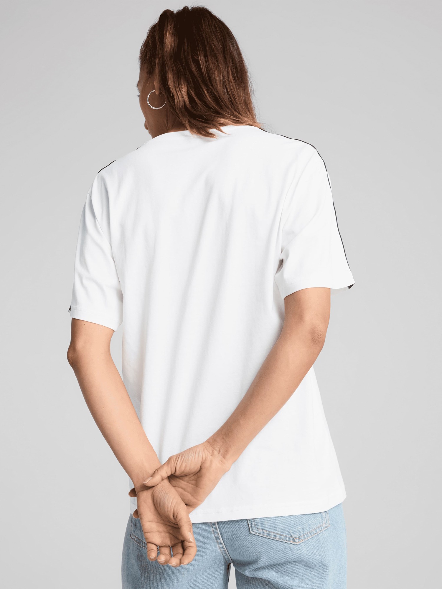 Футболка женская Puma TAPE Relaxed Tee белая 68500902 изображение 3