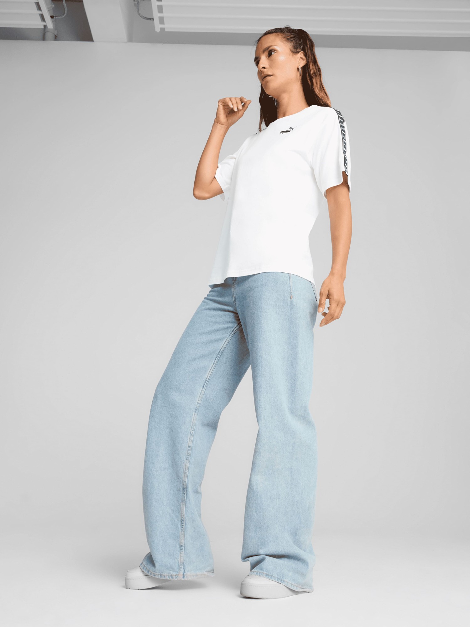 Футболка женская Puma TAPE Relaxed Tee белая 68500902 изображение 4